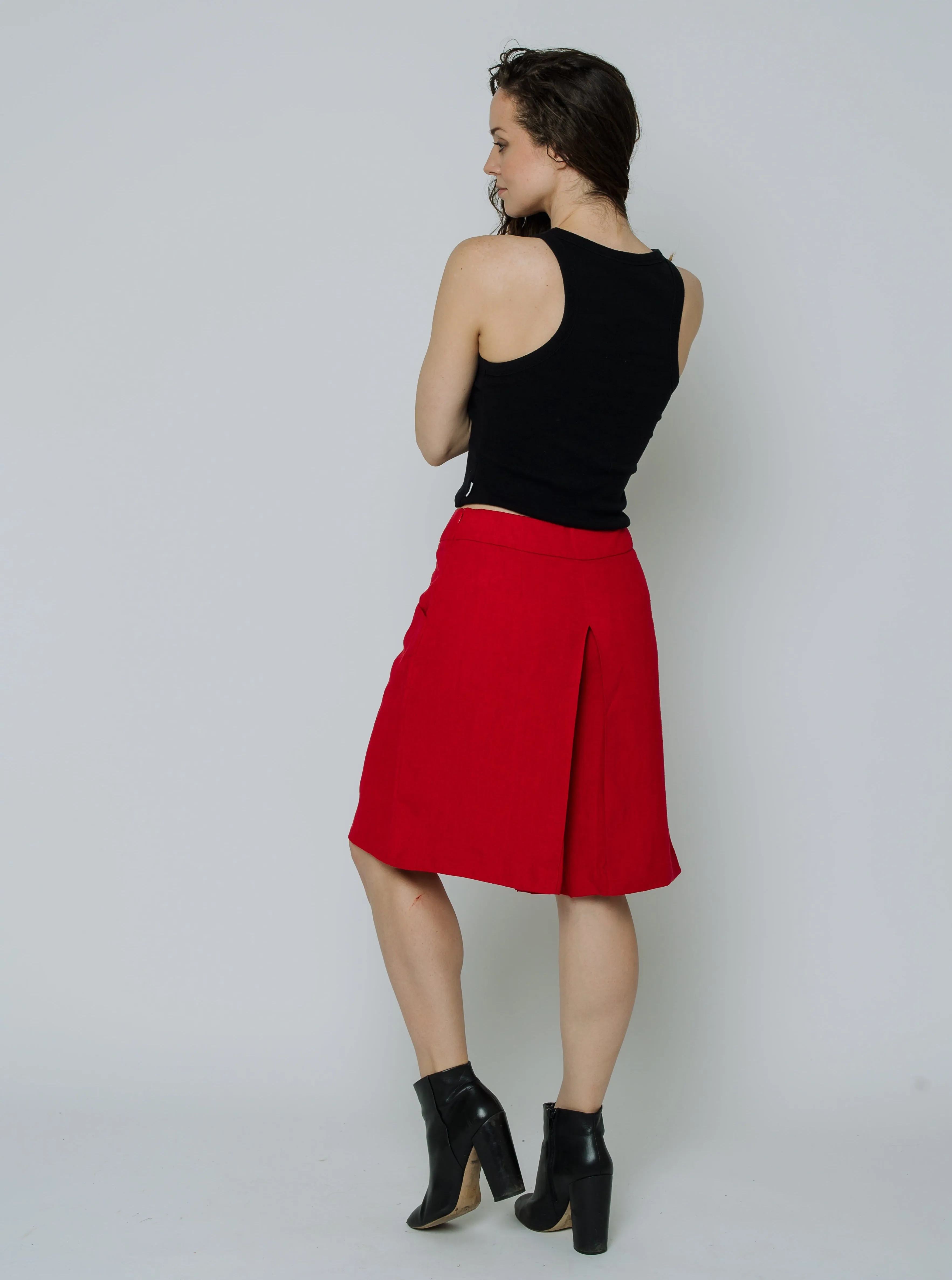 Ola Shorts (True Red)
