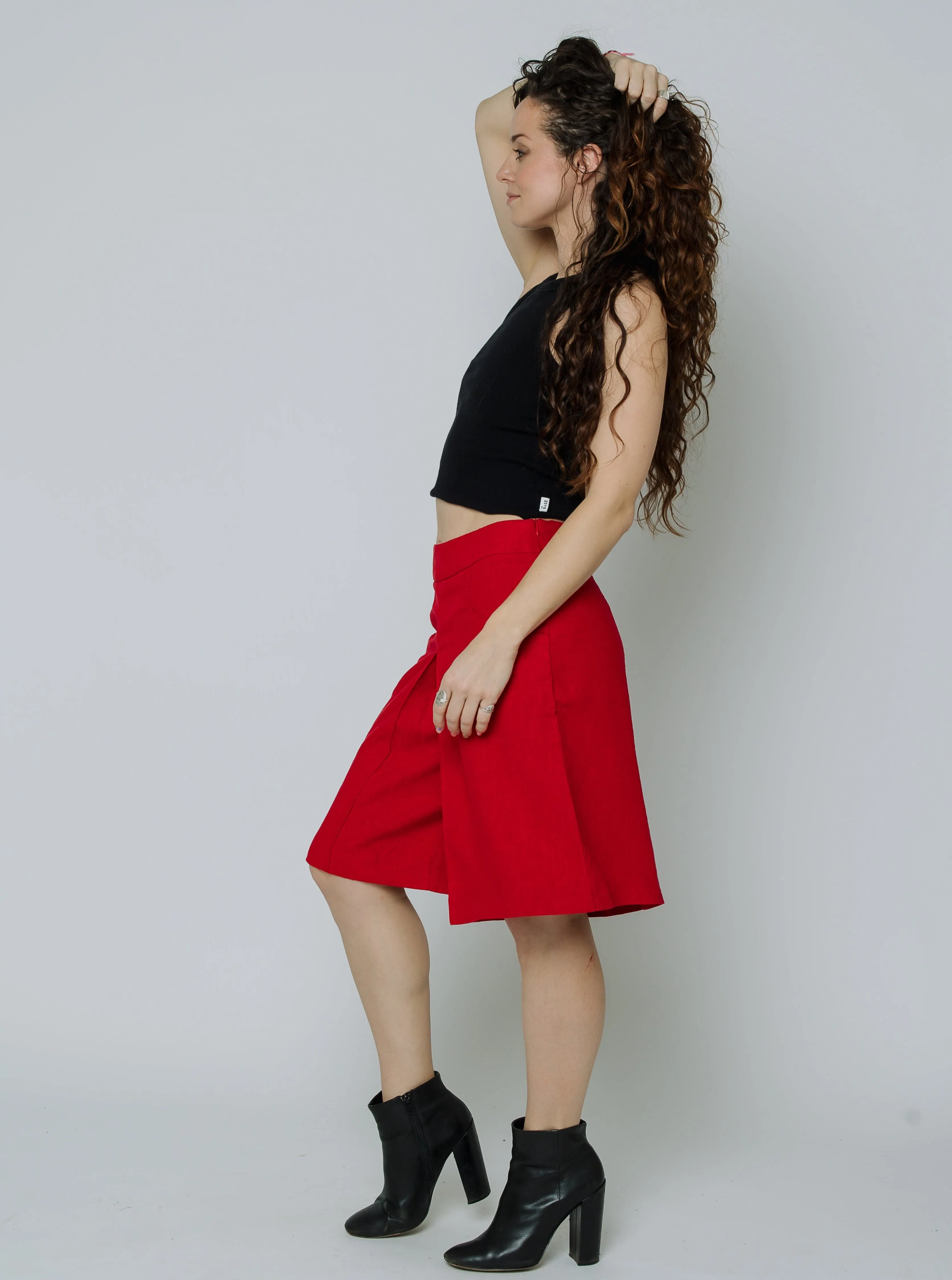 Ola Shorts (True Red)
