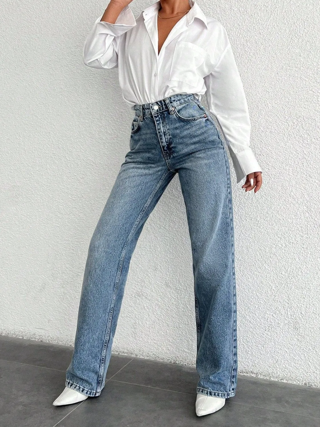 Sleek Tailored Straight Fit Jeans