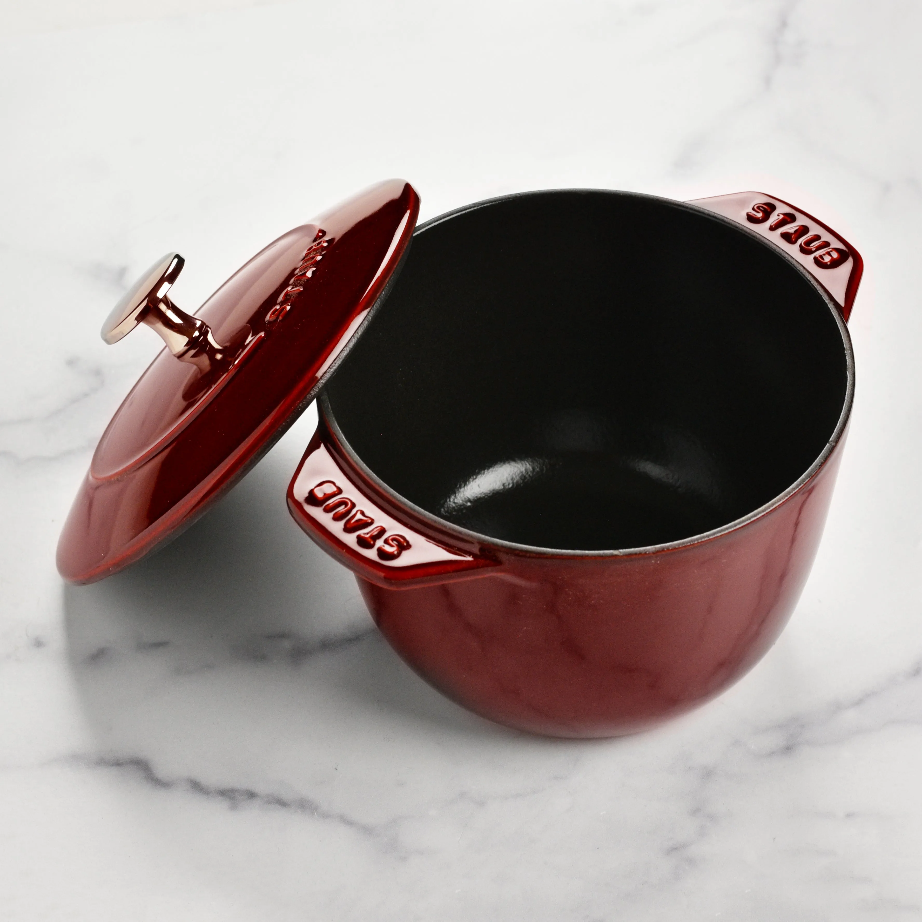 Staub 1.5-quart Grenadine Petite French Oven