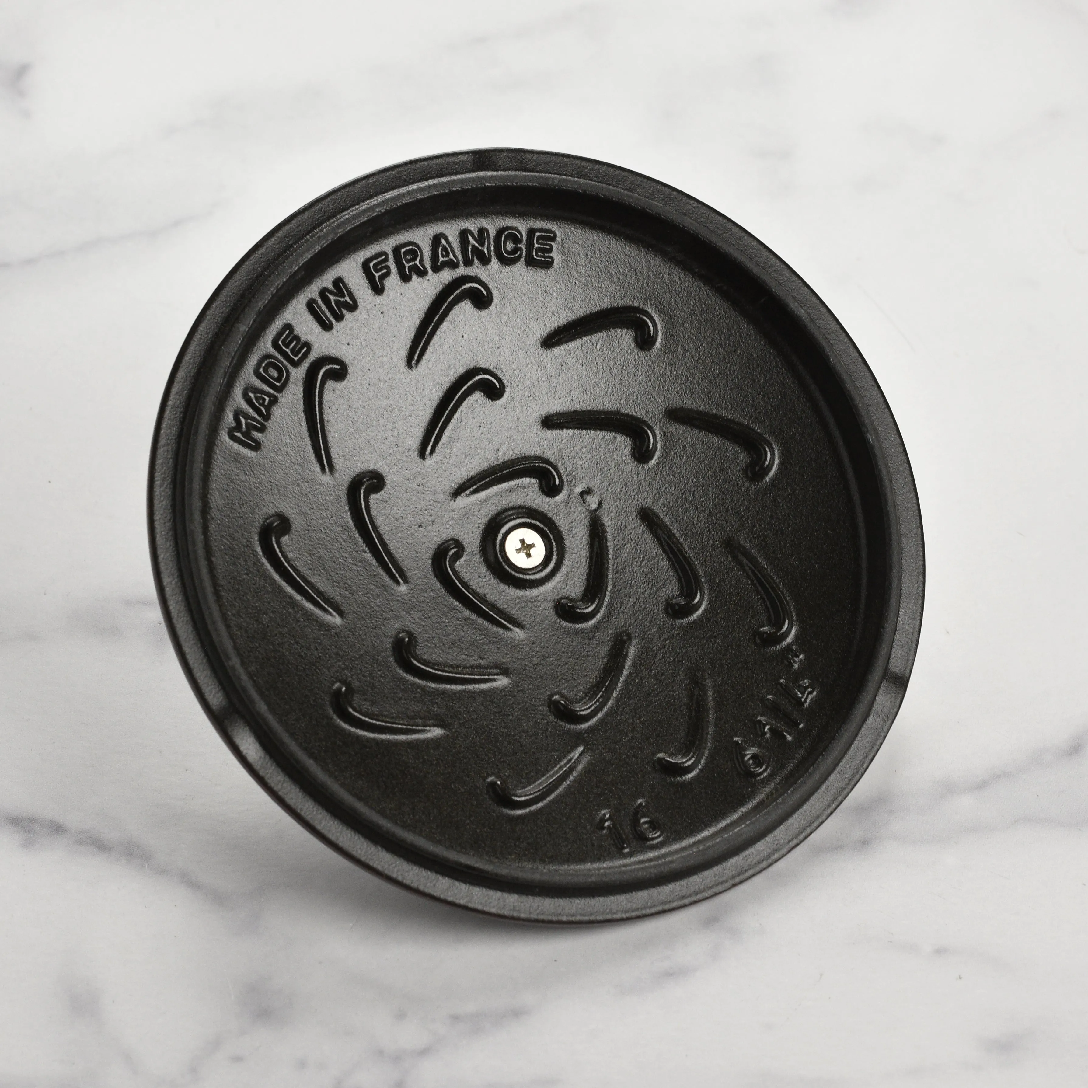 Staub 1.5-quart Grenadine Petite French Oven
