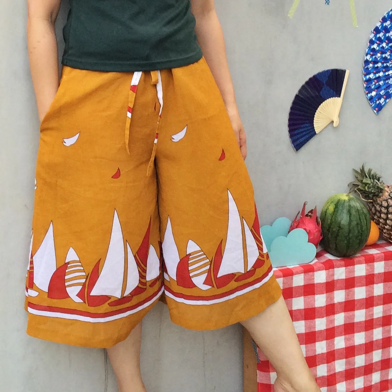 Summer Gulls | Vintage 1970s 1980s mustard yellow Sailboat Yatch print Culottes